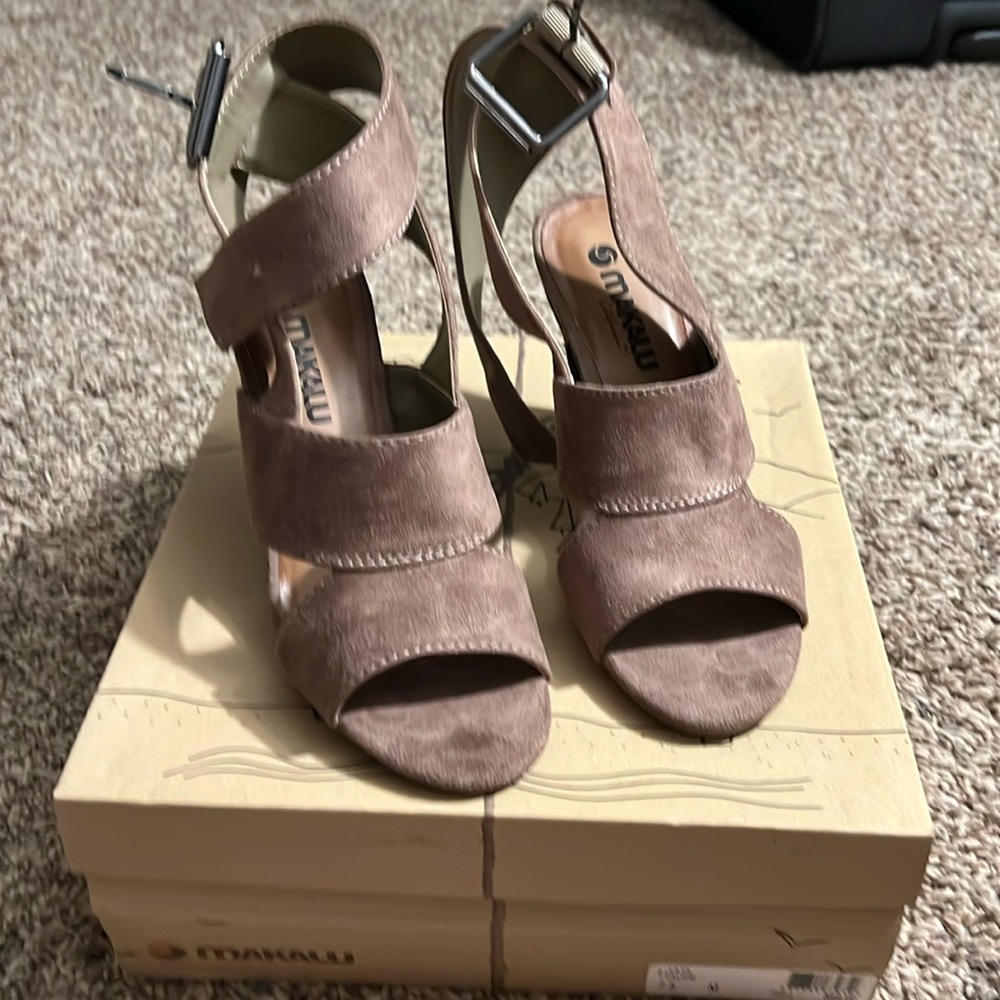 Makalu High Heel Taupe Size 7.5